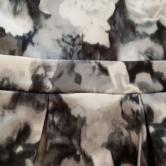 Gray Watercolor Floral Skater Mini Dress - Picture 5 of 8